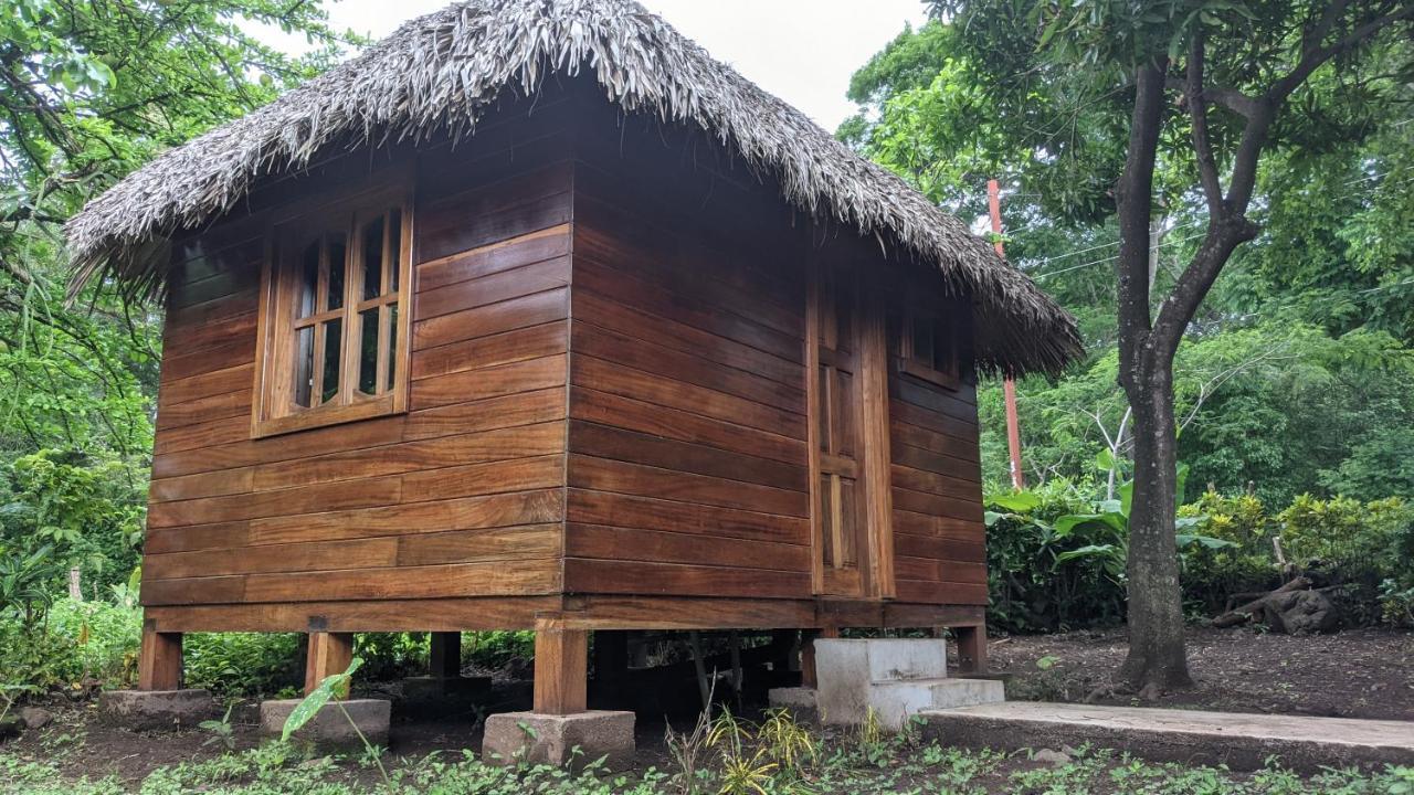 Wood Cabin - Cabana Maderas Balgue Eksteriør bilde